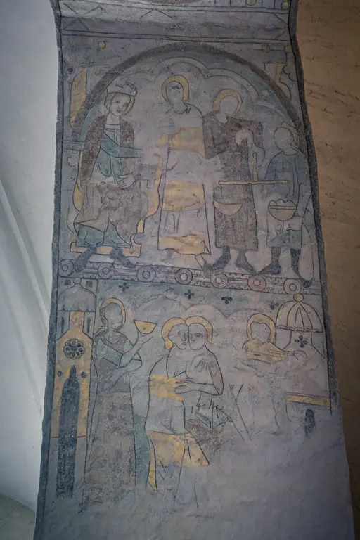 Biblische Wandmalerei mit mehreren Figuren in historischen Gewändern, darunter Szenen von Feierlichkeiten und Interaktionen.